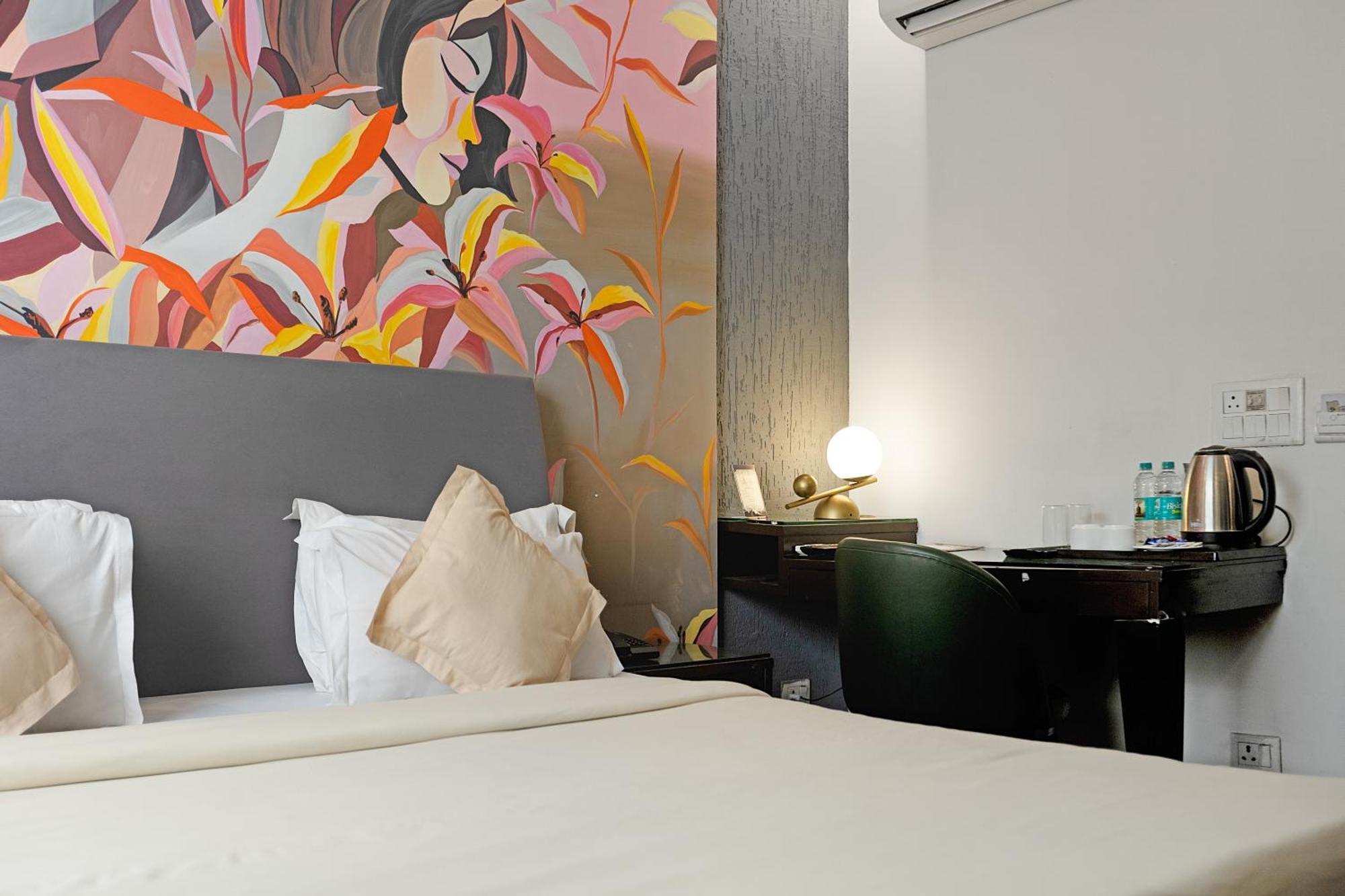 The Grand Vikalp By Saga Hotels New Delhi Exterior photo