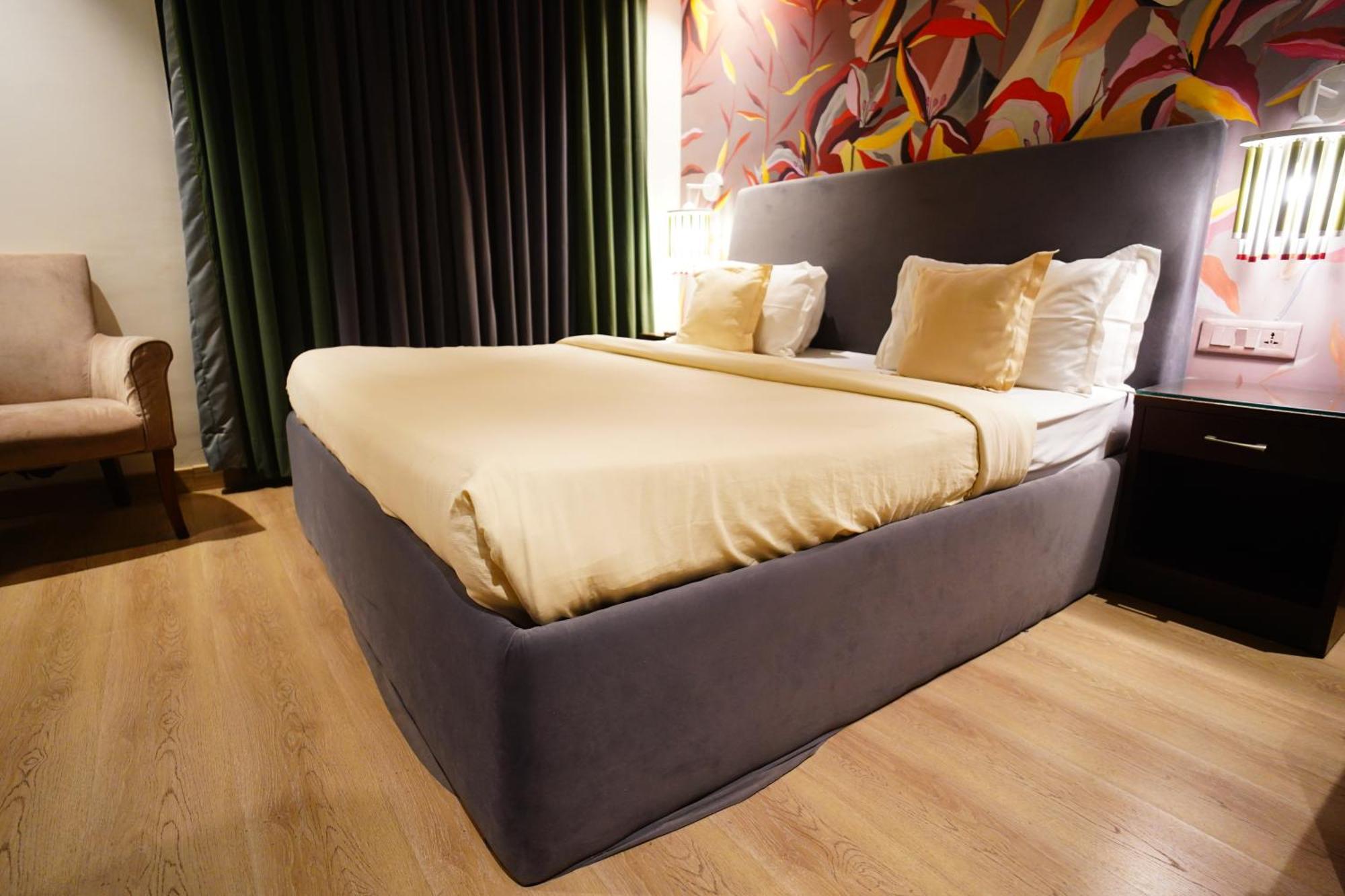 The Grand Vikalp By Saga Hotels New Delhi Exterior photo